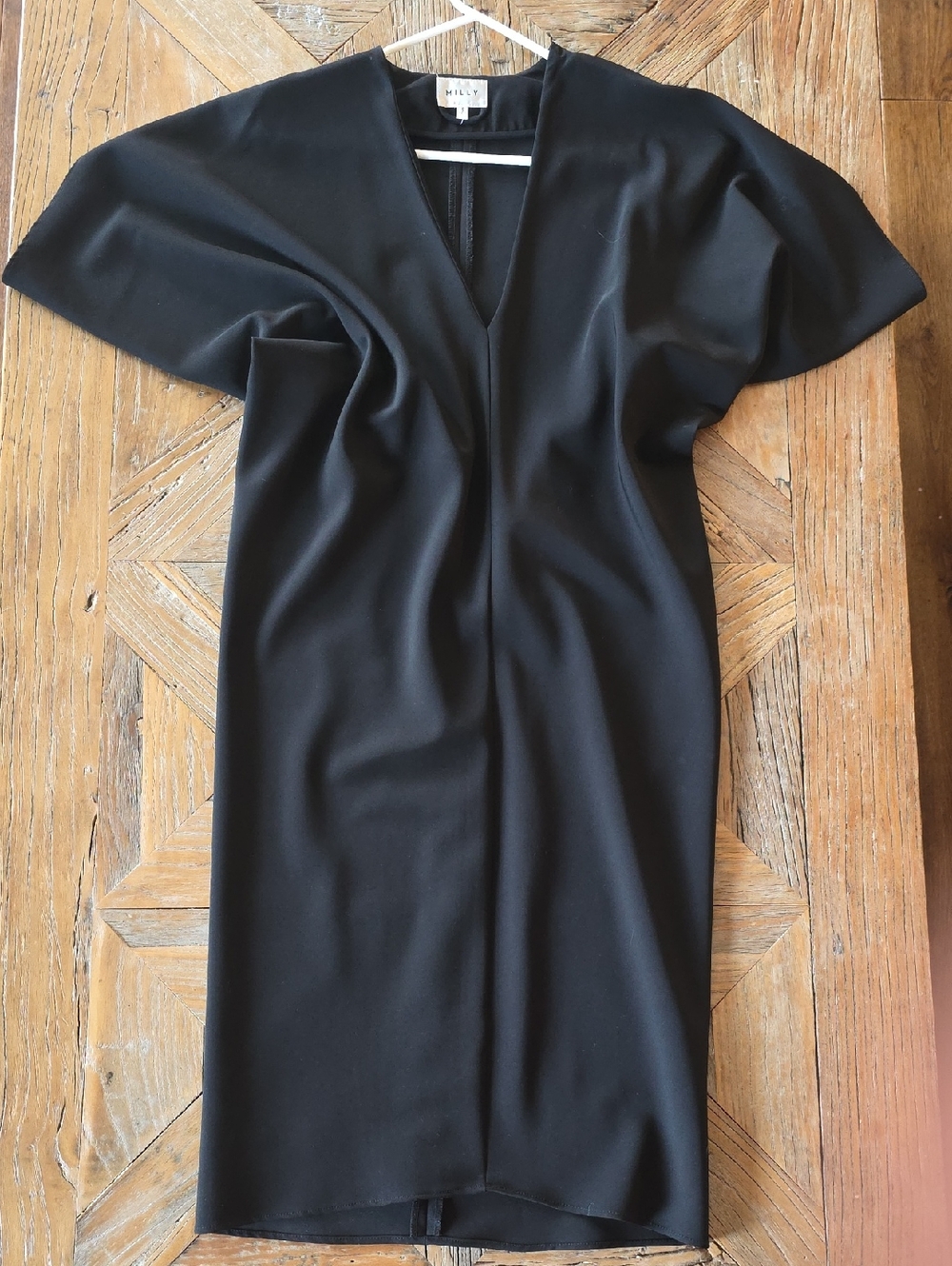 Gorgeous MILLY Vneck midi Dress! S